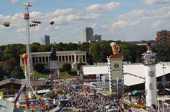 Rocket auf dem Oktoberfest 2012 - mit Blick über die ganze Wiesn (©Foto: Martin Schmitz